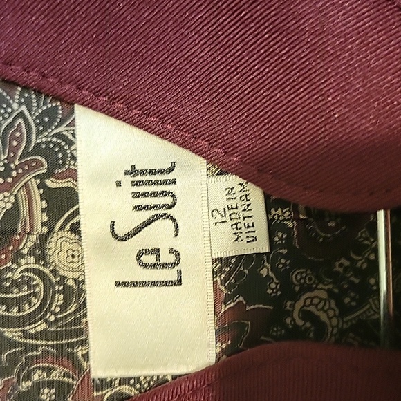 Burgandy lined jacket with fabric belt and matching lined trousers. Sz 12 - Picture 2 of 11